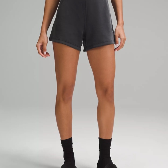 LULULEMON SOFTSTREAM KICK FLARE LADIES SHORTS 4" BLACK SIZE 10 - Picture 5 of 8